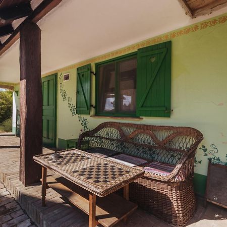 Sobe Kod Baje - Baranjska Kuca Bed and Breakfast Karanac Buitenkant foto
