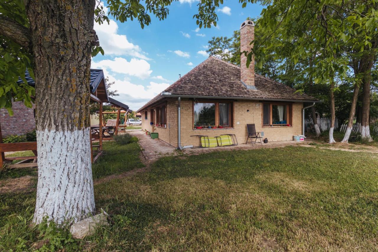Sobe Kod Baje - Baranjska Kuca Bed and Breakfast Karanac Buitenkant foto