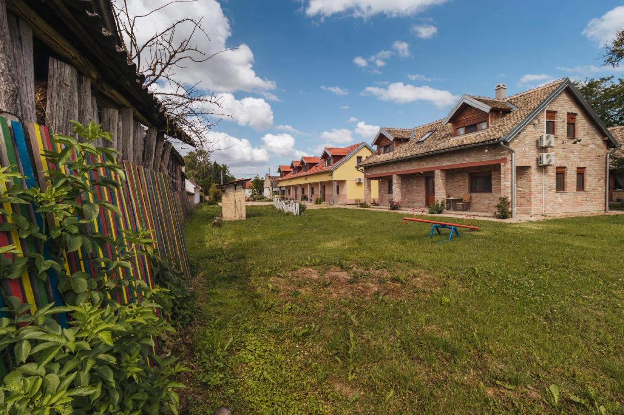 Sobe Kod Baje - Baranjska Kuca Bed and Breakfast Karanac Buitenkant foto