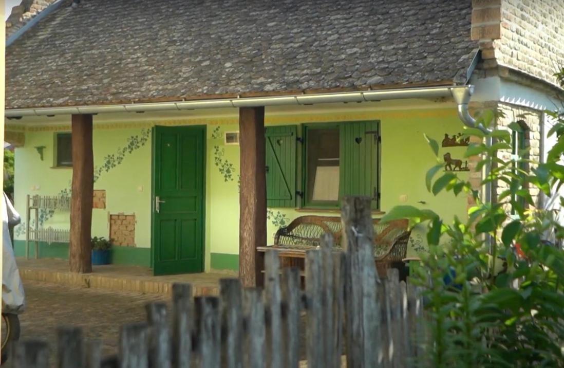 Sobe Kod Baje - Baranjska Kuca Bed and Breakfast Karanac Buitenkant foto