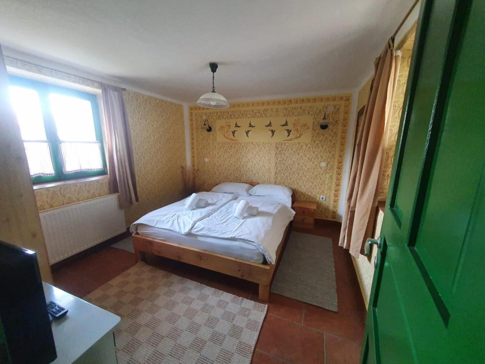 Sobe Kod Baje - Baranjska Kuca Bed and Breakfast Karanac Buitenkant foto