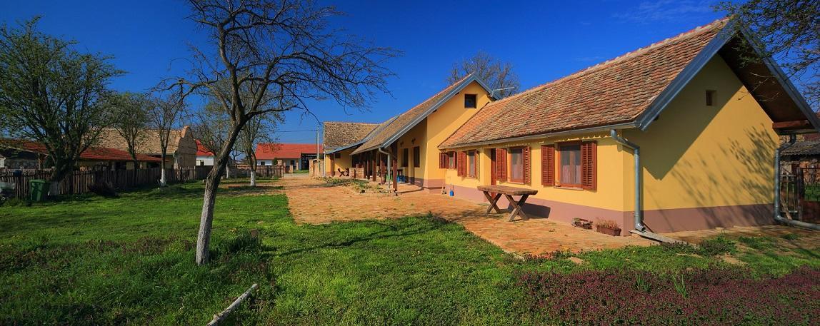 Sobe Kod Baje - Baranjska Kuca Bed and Breakfast Karanac Buitenkant foto